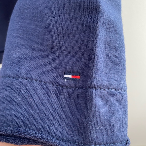 vintage women’s tommy hilfiger crewneck - Picture 3 of 3